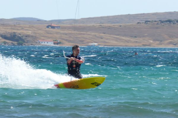 Villa Saravari Activities - Kite Surfing