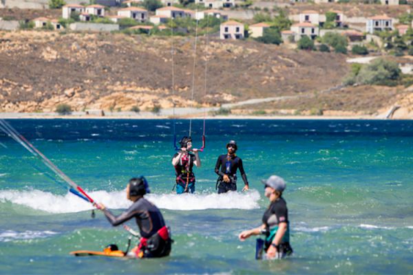 Villa Saravari Activities - Kite Surfing